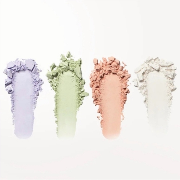 Stila One Step Correct Brightening Finishing Powder-Light - Picture 7 of 12